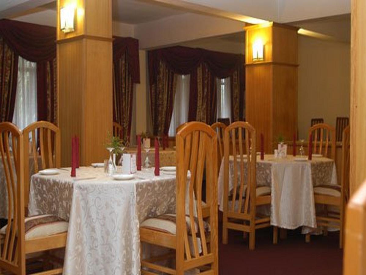 Golden Gate Hotel Кумаси Екстериор снимка