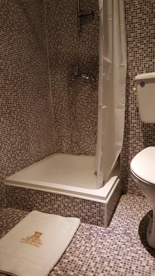 Golden Gate Hotel Кумаси Екстериор снимка