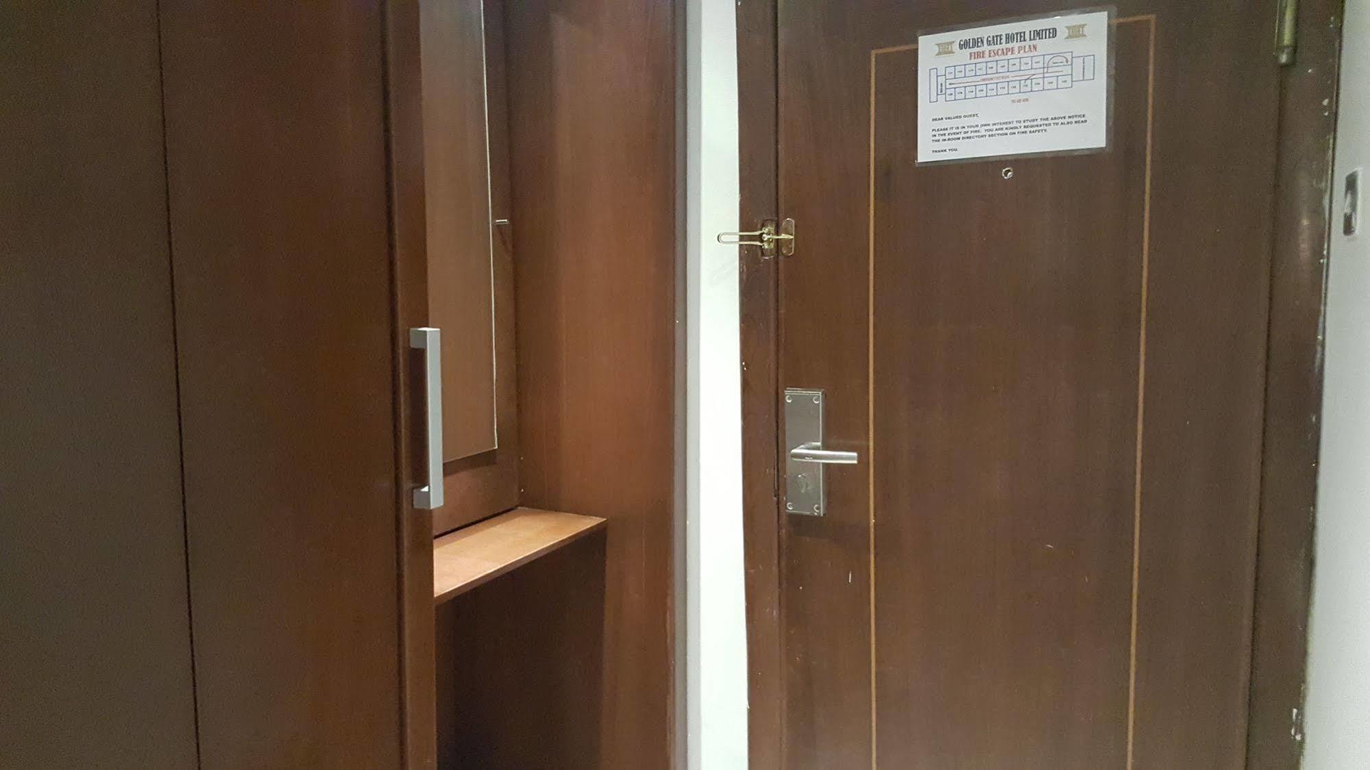 Golden Gate Hotel Кумаси Екстериор снимка